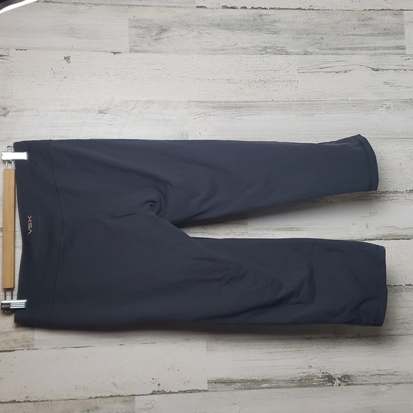 Victoria's Secret Sport gray yoga capri workout leggings Size Medium - Picture 3 of 6
